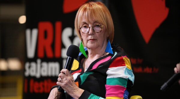 13.09.2021., Rijeka - 14. Rijecki sajam knjiga i festival autora vRIsak u Exportdrvu. Predstavjlanje Vedrane Rudan i njene knjige Puding od vanilije. Sudjeluje Ivana Bodrozic.rPhoto: Goran Kovacic/PIXSELL