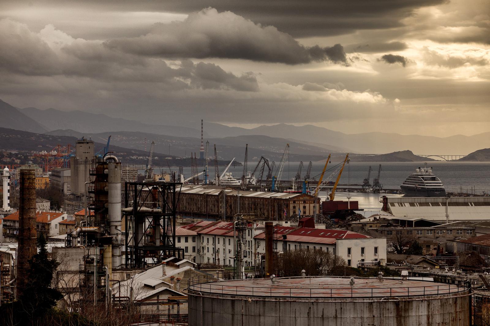 14.3.2021. Rijeka - Promjivo vrijeme nad Rijekom. Photo: Nel Pavletic/PIXSELL
