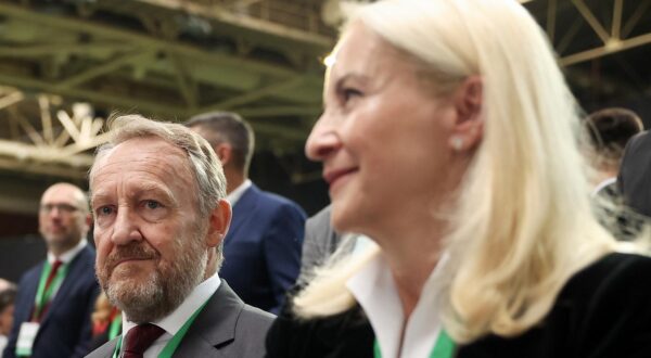 14.10.2023., Sarajevo, Bosna i Hercegovina - U dvorani Zetra zapoceo je kongres SDA (Stranka Demokratske Akcije) na kojoj je jedini kandidat za predsjednika Bakir Izetbegovic. Photo: Armin Durgut/PIXSELL