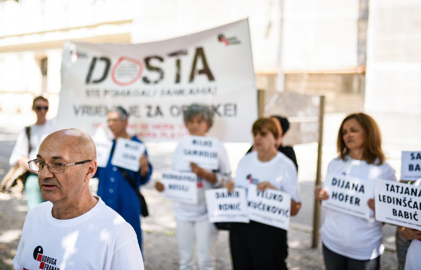 17.06.2023. Zagreb - Konferencija za medije Udruge Franak na temu neodrzivog pravnog kaosa i pravne nesigurnosti uslijed neujednacene sudske prakse u postupcima iz konvertiranih CHF kredita uz poseban osvrt na pravno shvacanje Zupanijskog suda u Varazdinu, koji je ucinio presedan i javno objavio svoje negativno pravno shvacanje suprotno pravu Unije. Photo: Josip Regovic/PIXSELL