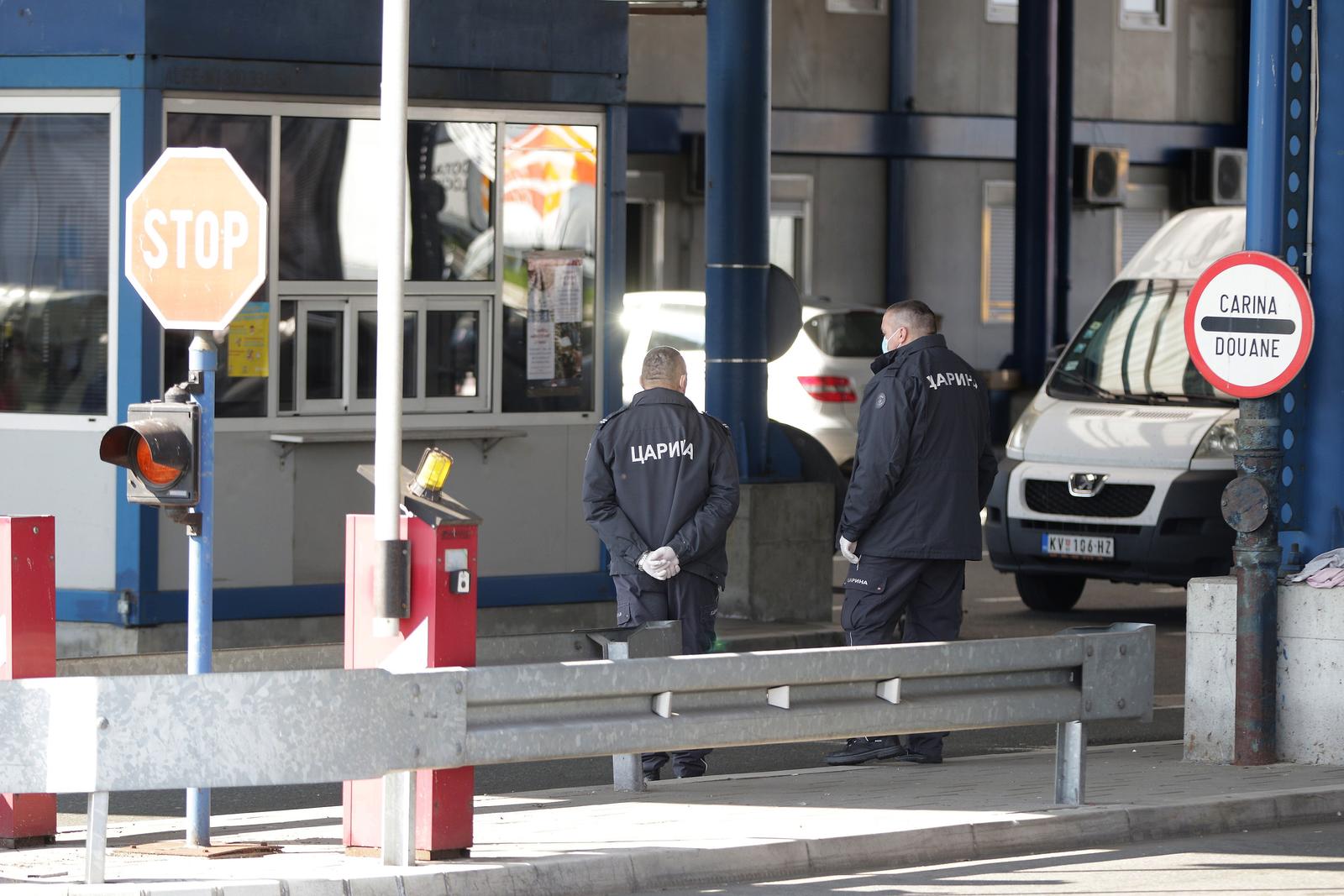 18, March, 2020, Batrovci - Border crossing point between Serbia and Croatia, Batrovci during a state of emergency throughout Serbia. Customs officers of the Republic of Serbia. Photo: Antonio Ahel/ATAImagesrr18, mart, 2020, Batrovci - Granicni prelaz izmedju Srbije i Hrvatske, Batrovci tokom vanrednog stanja na celoj teritoriji Srbije. Foto: Antonio Ahel/ATAImagesr