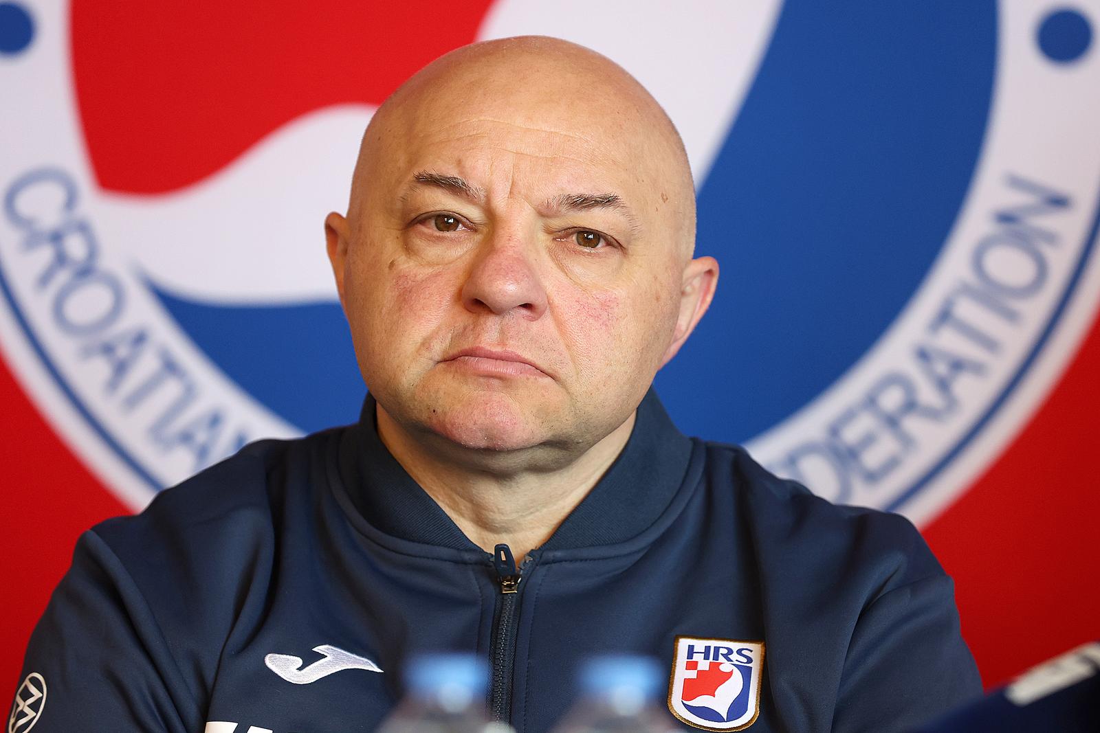 24.04.2023., Zagreb - Okupljanje i konferencija za medije hrvatske muske rukometne reprezentacije uoci posljednje dvije utakmice u kvalifikacijama za EP 2024. protiv Grcke i Belgije. Izbornik hrvatske muske seniorske reprezentacije Goran Perkovac, Boris Dvorsek, Marin Sipic, Filip Glavas.  Photo: Goran Stanzl/PIXSELL