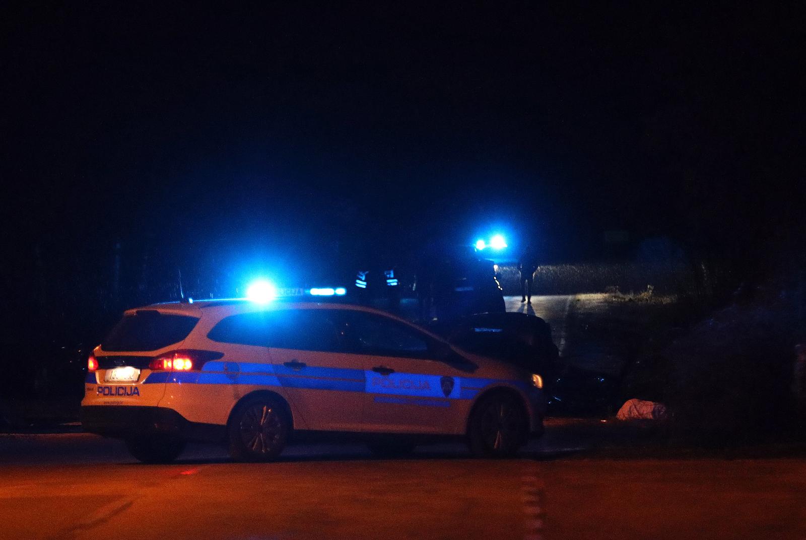 27.04.2021., Knin - Na zupanijskoj cesti Oklaj-Vrbnik dvije osobe su smrtno stradale u prometnoj nesreci u kojoj su sudjelovala dva osobna automobila. Photo: Dusko Jaramaz/PIXSELL