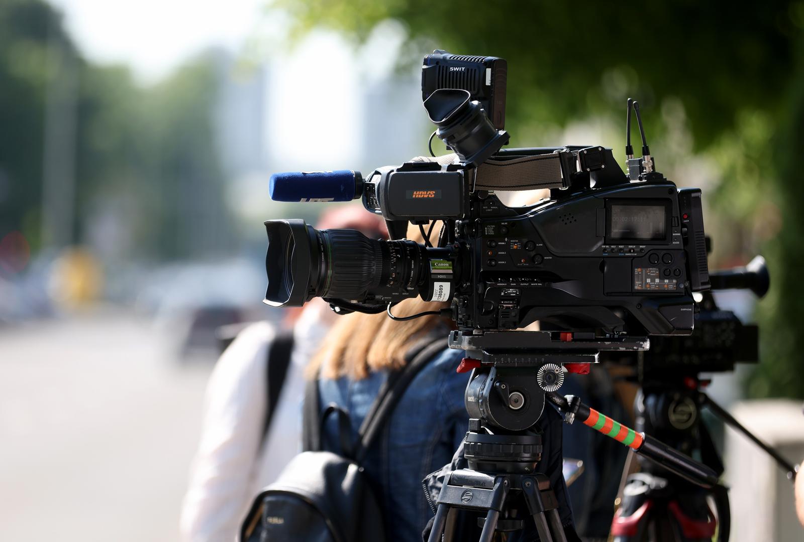 30.04.2025., Zagreb - Predstavnici medija ispred Hipodroma protiv čijeg je ravnatelja podnesena kaznena prijava Photo: Igor Kralj/PIXSELL