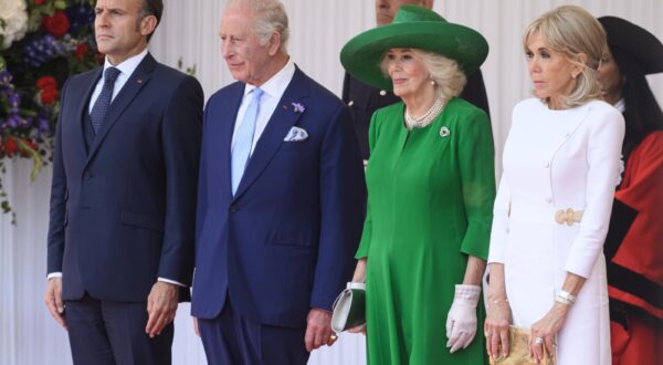 Emmanuel Macron i kralj Charles III.