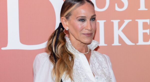 Premiere du film And jut like this a Paris And just like thatÖ premiere at Lido Celebrities arrival on red carpet Avant premiere de And just like thatÖ Arrivees des celebrites sur le tapis rouge Sarah Jessica Parker 445285 2025 05 28 France Copyright: xSebastienxFremontx xStarfacex STAR_445285_118
