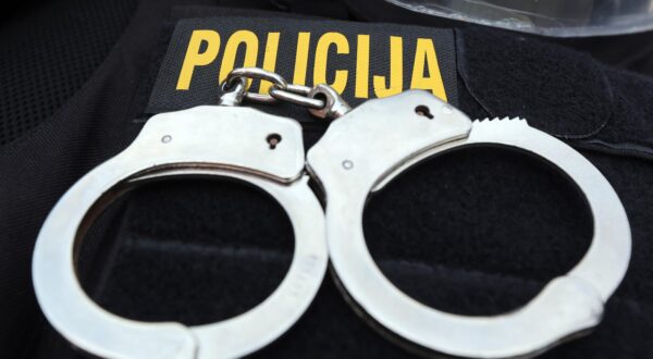 25.09.2014., Sibenik - Povodom Dana policije policijska uprava u Sibeniku na trgu Pavla Subica, ispred zgrade zupanije zainteresiranim je gradjanima omogucila razgledavanje opreme i naoruzanja interventne policije, kao i opreme koju koristi prometna policija u svom radu. rPhoto: Dusko Jaramaz/PIXSELL