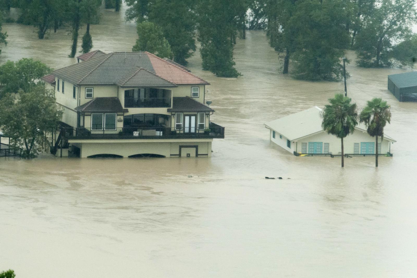 USA, Rettungsaktion nach Hurrikan Harvey in Texas HOUSTON, Texas, USA - August 29, 2017: US Army National Guard helicopters respond to thousands of rescue requests in Houston, Texas, USA on August 29, 2017. Hurricane Harvey made landfall in southeastern Texas, USA, in late August 2017 bringing record flooding and destruction to the region and leaving thousands flooded across Texas -, United States on 2017/08/30. EXPA Pictures © 2017, PhotoCredit: EXPA/ Atlas Photo Archive/ US Army/Malcolm McClendon EXPA/Atlas/US Army/Malcolm McClendon