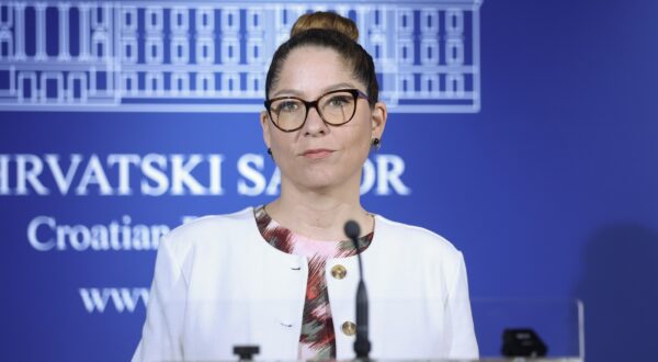 Zagreb, 11.07.2025 - Pučka pravobraniteljica Tena Šimonović Einwalter komentirala je odluke saborskog Odbora za obranu na kojem je raspravljano o uvođenju obaveznog vojnog osposobljavanja.
foto HINA/ Damir SENČAR/ ds