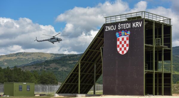 13.09.2019., Udbina - Uz nazocnost predsjednice RH Kolinde Grabar Kitarovic, u vojarni Josip Jovic svecano otvorenje novoustrojenog Sredista za razvoj vođa "Marko Babic".   rPhoto: Dino Stanin/PIXSELL