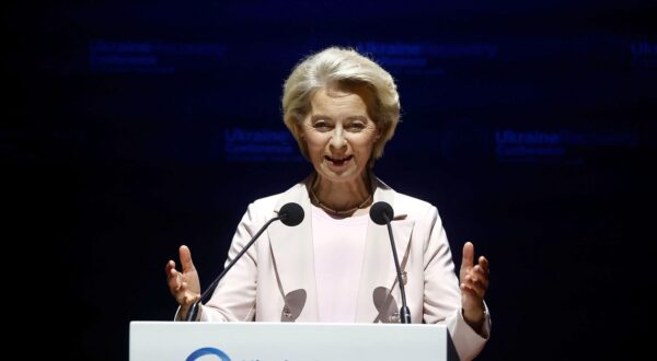 epa12228876 European Commission President Ursula von der Leyen speaks during the Ukraine Recovery Conference (URC) in Rome, Italy, 10 July 2025.  EPA/VINCENZO LIVIERI