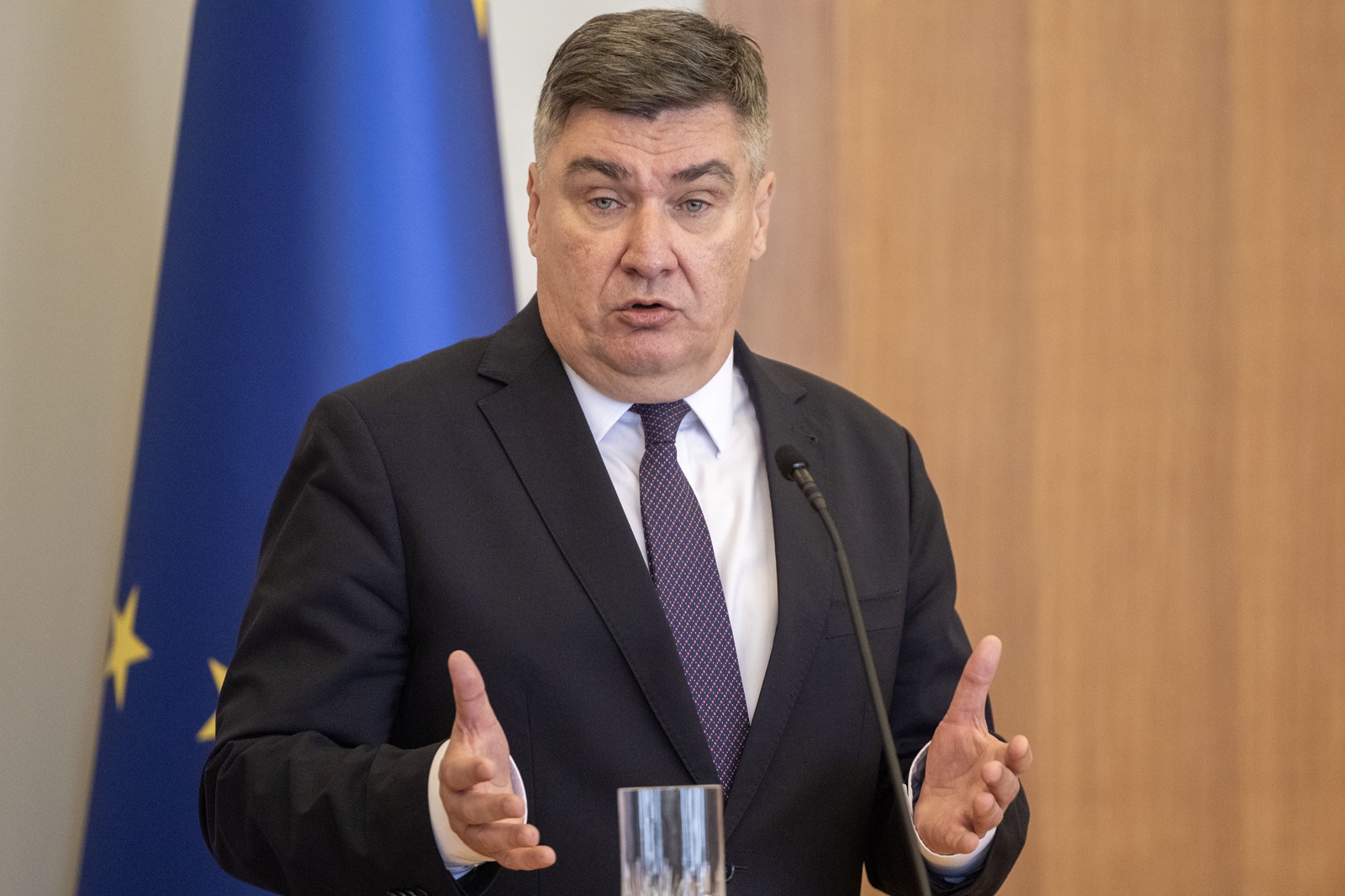 Zagreb, 1.7.2025 - Slovački predsjednik Peter Pellegrini u posjetu je Hrvatskoj. U Uredu predsjednika sastao se s hrvatskim kolegom Zoranom Milanovićem. Na slici izjave za medije.
Foto Hina/ Dario GRZELJ/ dag