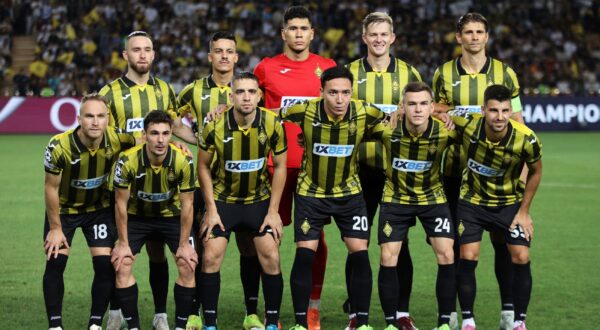 Kairat players pose before the Champions League playoff second leg soccer match between Kairat and Celtic at Ortalyk stadium in Almaty, Kazakhstan, Tuesday, Aug. 26, 2025. (AP Photo/Alikhan Sariyev) Kazakhstan Soccer Champions League