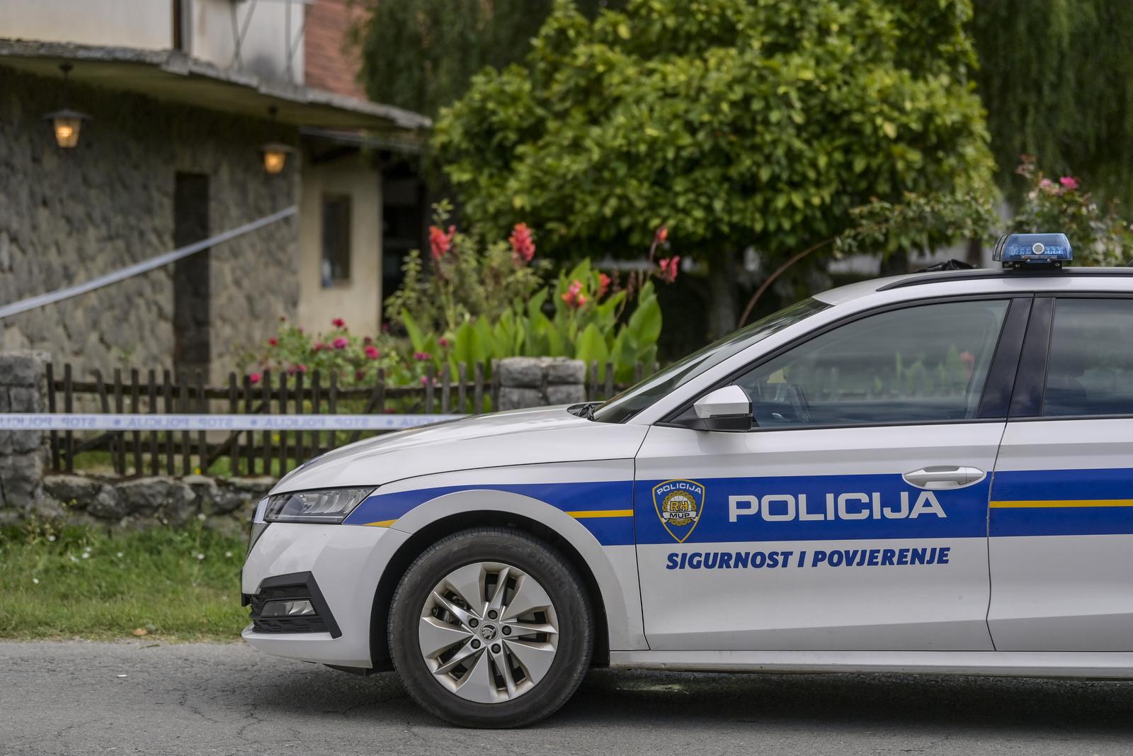 02.08.2025., Berek - Policijski ocevid u selu Berek gdje je iz automatske puske ubijen jedan muskarac
 Photo: Igor Soban/PIXSELL