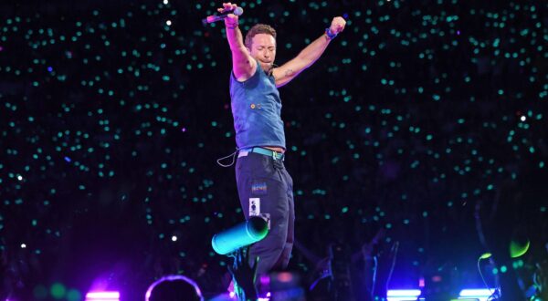 Coldplay perorming at Wembley Stadium LONDON, ENGLAND - AUGUST 22: Chris Martin of Coldplay performs during the Music Of The Spheres World Tour at Wembley Stadium on August 22, 2025 in London, England. Great Britain UK Copyright: xMartinxHarris/CapitalxPicturesx Photo: IMAGO/Martin Harris/Capital Pictures/IMAGOSTOCK&PEOPLE