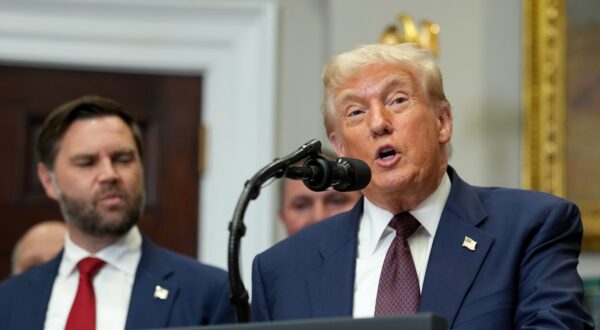 epa12275792 US President Donald J. Trump (R) speaks during an executive order signing ceremony in the Roosevelt Room of the White House in Washington, DC, USA, 31 July 2025. The order will formally reestablish the Presidential Fitness Test, creating school-based programs that reward excellence in physical education.  EPA/ERIC LEE / POOL