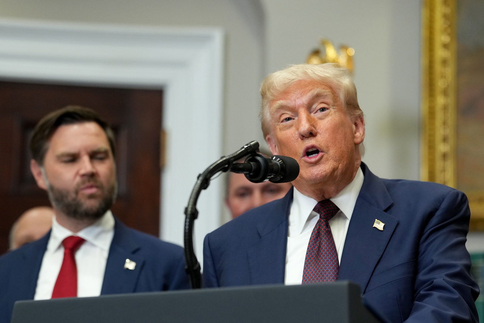 epa12275792 US President Donald J. Trump (R) speaks during an executive order signing ceremony in the Roosevelt Room of the White House in Washington, DC, USA, 31 July 2025. The order will formally reestablish the Presidential Fitness Test, creating school-based programs that reward excellence in physical education.  EPA/ERIC LEE / POOL