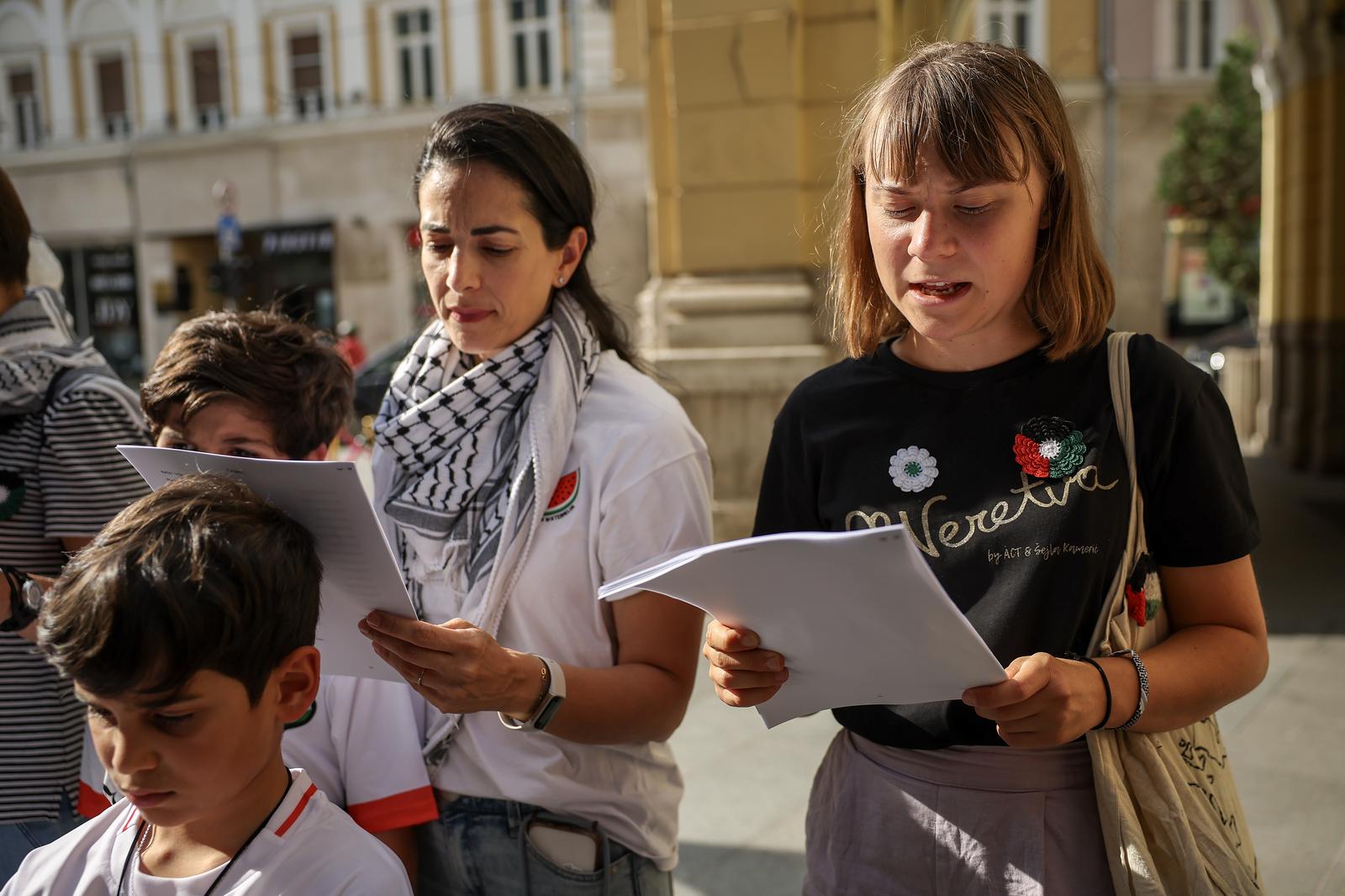 02.08.2025., Sarajevo, Bosna i Hercegovina - Greta Thunberg, svedska klimatska aktivistica sudjelovala je na prosvjedu u Sarajevu. Greta je u drustvu gradjanki i gradjana Sarajeva, te lokalnih aktivista citala imena ubijene djece u Gazi. Photo: Armin Durgut/PIXSELL