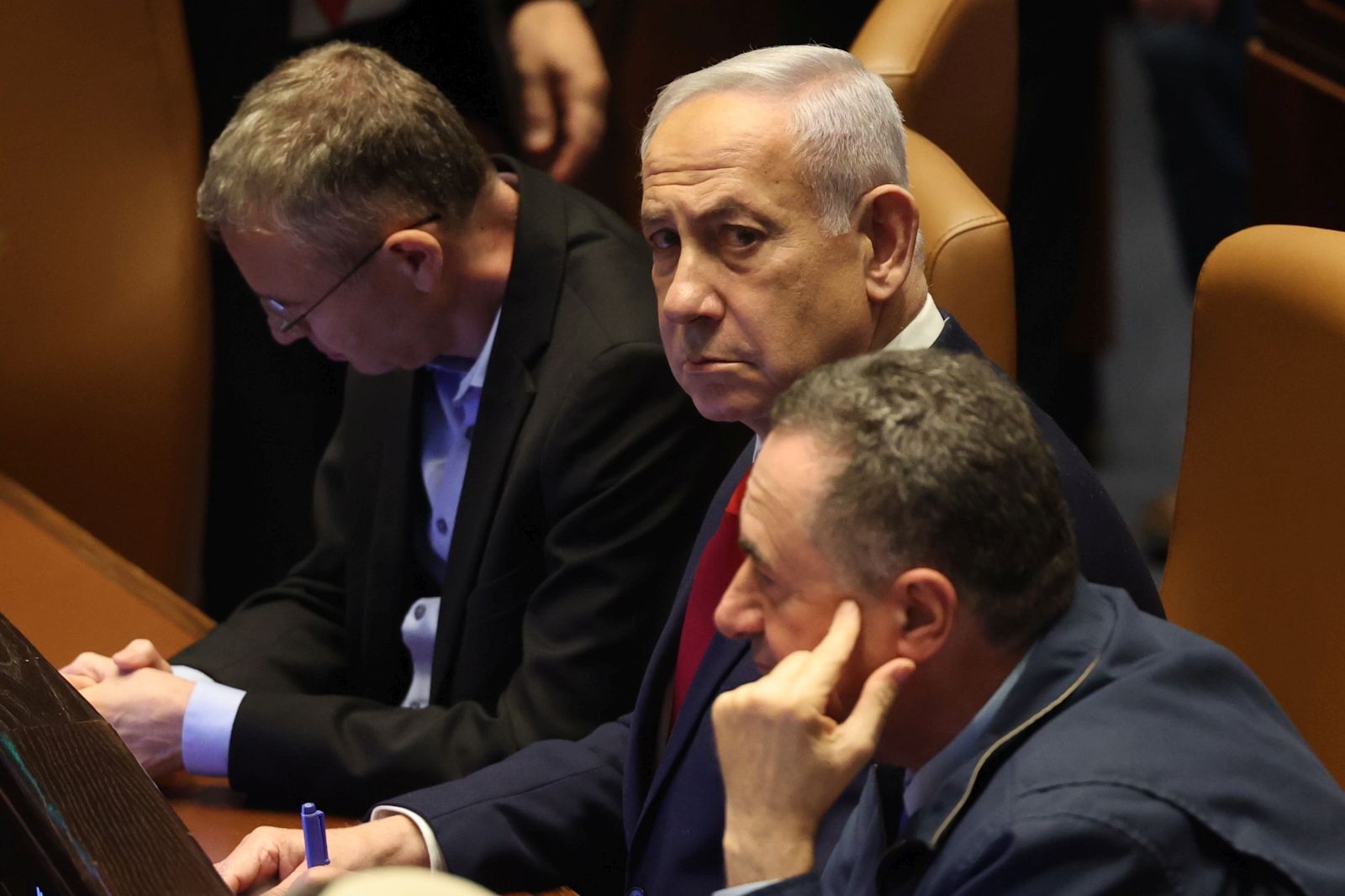 epa12255998 Israeli Prime Minister Benjamin Netanyahu (C) attends a plenary session to vote on a bill for applying Israeli sovereignty over the West Bank territory, at the Knesset, the Israeli parliament, in Jerusalem, 23 July 2025. The bill, submitted by the Religious Zionist Party, calls for the imposition of Israeli sovereignty over the occupied West Bank, and the use of 'Judea and Samaria' instead of West Bank in Israel's legislation.  EPA/ABIR SULTAN