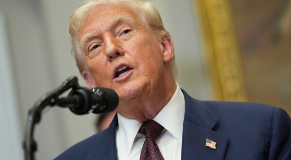 epa12275884 US President Donald Trump speaks during an executive order signing ceremony in the Roosevelt Room of the White House in Washington, DC, USA, 31 July 2025. The order will formally reestablish the Presidential Fitness Test, creating school-based programs that reward excellence in physical education.  EPA/ERIC LEE / POOL