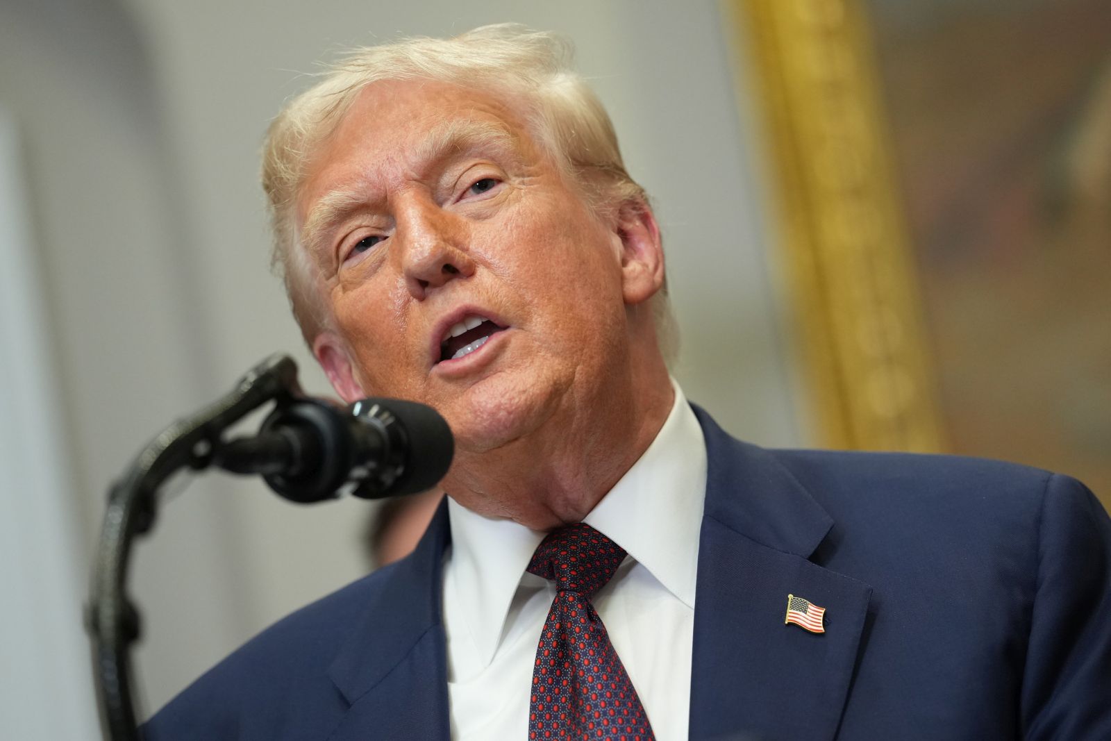 epa12275884 US President Donald Trump speaks during an executive order signing ceremony in the Roosevelt Room of the White House in Washington, DC, USA, 31 July 2025. The order will formally reestablish the Presidential Fitness Test, creating school-based programs that reward excellence in physical education.  EPA/ERIC LEE / POOL