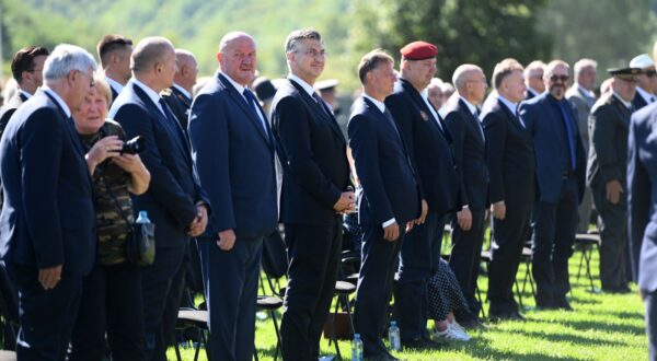 Knin, 05.08.2025. - Obilježavanje Dana pobjede i domovinske zahvalnosti, Dana hrvatskih branitelja i 30. obljetnice Vojno-redarstvene operacije "Oluja". foto HINA/ Mario STRMOTIĆ/ ms