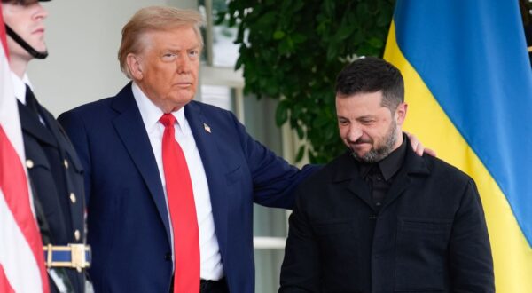 epa12308489 US President Donald Trump (L) greets Ukrainian President Volodymyr Zelensky (R) before their meeting with European Leaders at the White House in Washington, DC, USA, 18 August 2025. US President Trump is meeting with European leaders and President Zelensky to discuss the conflict between Ukraine and Russia.  EPA/YURI GRIPAS / POOL