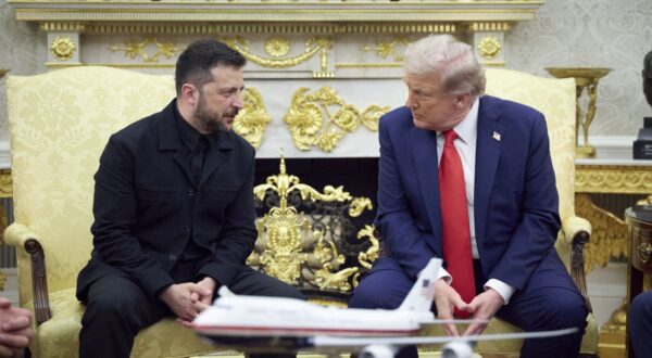 epa12308712 A handout photo made available by the Presidential Press Service shows United States President Donald J Trump (R) meets President of Ukraine Volodymyr Zelensky (L) in the Oval Office of the White House in Washington, DC, USA, 18 August 2025. European Leaders are at the White House in support of President Zelenskyy following President Trump’s meeting with President Vladimir Putin of Russia in Anchorage, Alaska, USA, on August 15, 2025.  EPA/PRESIDENTIAL PRESS SERVICE / HANDOUT  HANDOUT EDITORIAL USE ONLY/NO SALES