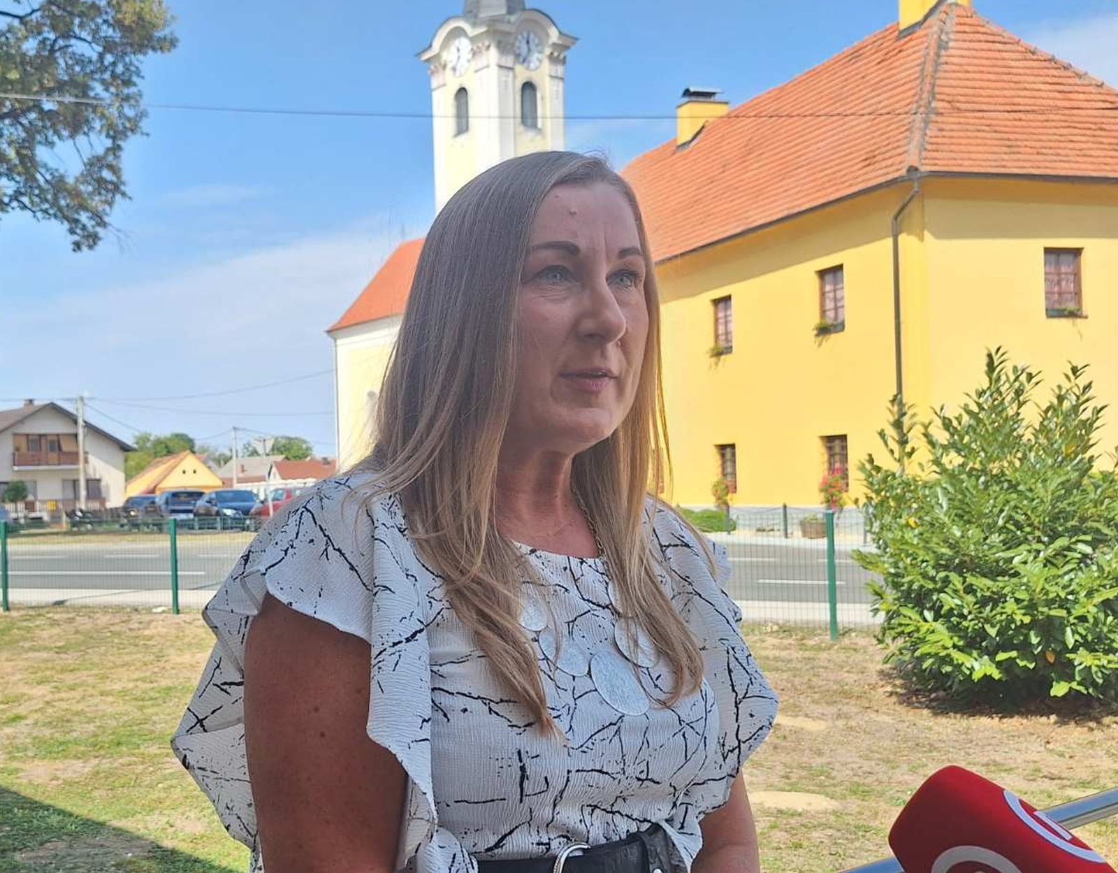 Čakovec/ Šenkovec, 28.08.2028. - Vladimir Novak, dojučerašnji ravnatelj Osnovne škole „Petar Zrinski” u Šenkovcu kraj Čakovca, koji je priveden zbog sumnje da je lažirao 500 radnih sati, više ne želi biti ravnatelj. On je o tome u srijedu obavijestio osnivača, Međimursku županiju. Na fotografiji Nives Kolarić Strah. foto HINA/ Siniša KALAJDŽIJA/ tm
