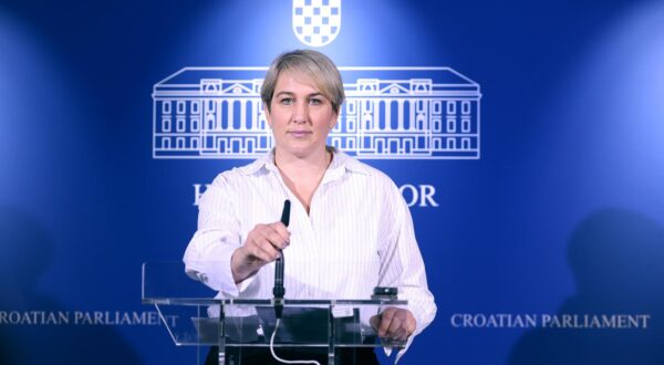 01.04.2025., Zagreb - Na konferenciji za medije odrzanoj u Saboru o zakonu o otocima i uhicenju Ivana Lesandrica govorila je Ivana Markovic. Photo: Patrik Macek/PIXSELL