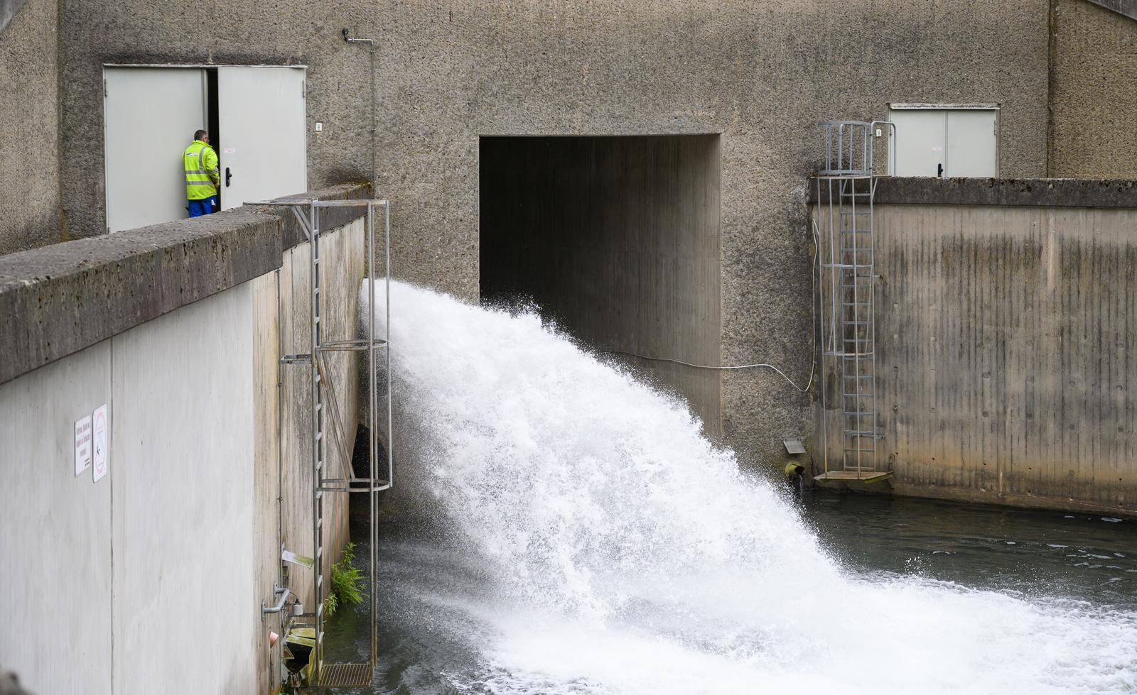16 July 2019, Lower Saxony, Langelsheim: A flood overflow has opened at the dam of the Innerstetal dam. Photo: Christophe Gateau/dpa /DPA/PIXSELL