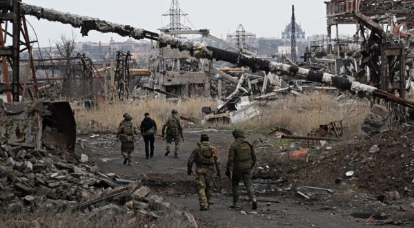 Employees of the first department for the investigation of particularly important cases of the Investigative Directorate of the Investigative Committee of Russia for the DPR in cooperation with military personnel of the intelligence unit of the National Guard of the Russian Federation after carrying out a set of investigative actions on the territory of the location of the Azov brigade (recognized as a terrorist organization and banned in the Russian Federation), located on the territory of the Azovstal metallurgical plant.
Credit: Anatoliy Zhdanov/Kommersant Photo/Sipa USA Photo: Kommersant Photo Agency/SIPA USA