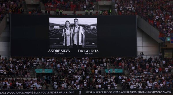 London, England, 10th August 2025. An image on the screen in respect of Andre Silva and Diogo Jota ahead of the Crystal Palace vs Liverpool FA Community Shield match at Wembley Stadium, London. Picture credit should read: Paul Terry / Sportimage EDITORIAL USE ONLY. No use with unauthorised audio, video, data, fixture lists, club/league logos or live services. Online in-match use limited to 120 images, no video emulation. No use in betting, games or single club/league/player publications. SPI_264_PT_Crystal_Palace_Liverpool SPI-4057-0295 Photo: IMAGO/Paul Terry/IMAGOSPORT