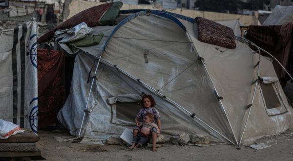 A view of makeshift tent camps as Palestinians, deprived of basic necessities such as shelter, food, and clean water A view of makeshift tent camps as Palestinians, deprived of basic necessities such as shelter, food, and clean water, struggle to survive in harsh living conditions in Gaza, on August 11, 2025. Photo by Omar Ashtawy apaimages Gaza city Gaza Strip Palestinian Territory 110825_Gaza_OSH_5_0018 Copyright: xapaimagesxOmarxAshtawyxxapaimagesx Photo: IMAGO/Omar Ashtawy  apaimages/IMAGOSTOCK&PEOPLE