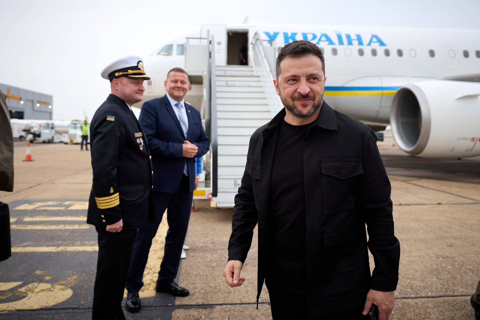 Ukrainian President Volodymyr Zelensky visits the United Kingdom Ukrainian President Volodymyr Zelensky visits the United Kingdom on August 14, 2025. Photo by PRESIDENT OF UKRAINE apaimages Khan Younis Gaza Strip United Kingdom of Great Britain and Northern Ireland 140825_United-Kingdom_UPO_005.jpeg Copyright: xapaimagesxPRESIDENTxOFxUKRAINExxapaimagesx Photo: IMAGO/PRESIDENT OF UKRAINE  apaimages/IMAGOSTOCK&PEOPLE