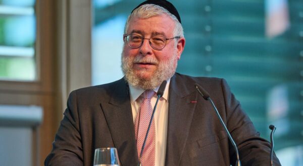 Oberrabbiner Pinchas Goldschmidt, Oberrabbiner und Praesident der Konferenz der Europaeischen Rabbiner CER am 24.06.2024. EDITORIAL USE ONLY *** Chief Rabbi Pinchas Goldschmidt, Chief Rabbi and President of the Conference of European Rabbis CER on 24 06 2024 EDITORIAL USE ONLY Copyright: epd-bild/ChristianxDitsch D24D0624MosheRosenPreisFelixKlein180746 Photo: IMAGO/Christian Ditsch/IMAGOSTOCK&PEOPLE
