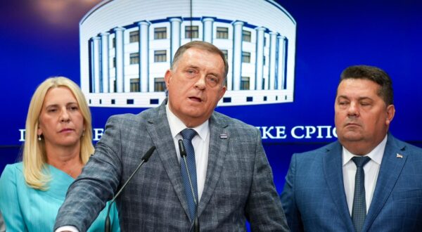 01.08.2025., Banja Luka, Bosna i Hercegovina - Predsjednik Republike Srpske Milorad Dodik odrzao je konferenciju za medije povodom prvostupne presude Apelacionog vijeca Suda BiH koje je potvrdilo prvostupnu presudu kojom je osudjen na godinu dana zatvora, te mu se zabranjuje politicko djelovanje sest godina. Photo: Dejan Rakita/PIXSELL