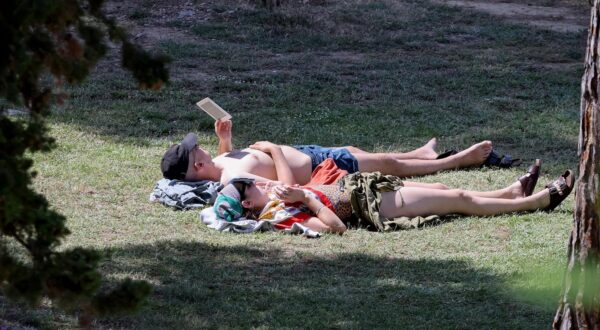 02.06.2025., Zadar - Visoke temperature u Zadru Photo: Sime Zelic/PIXSELL