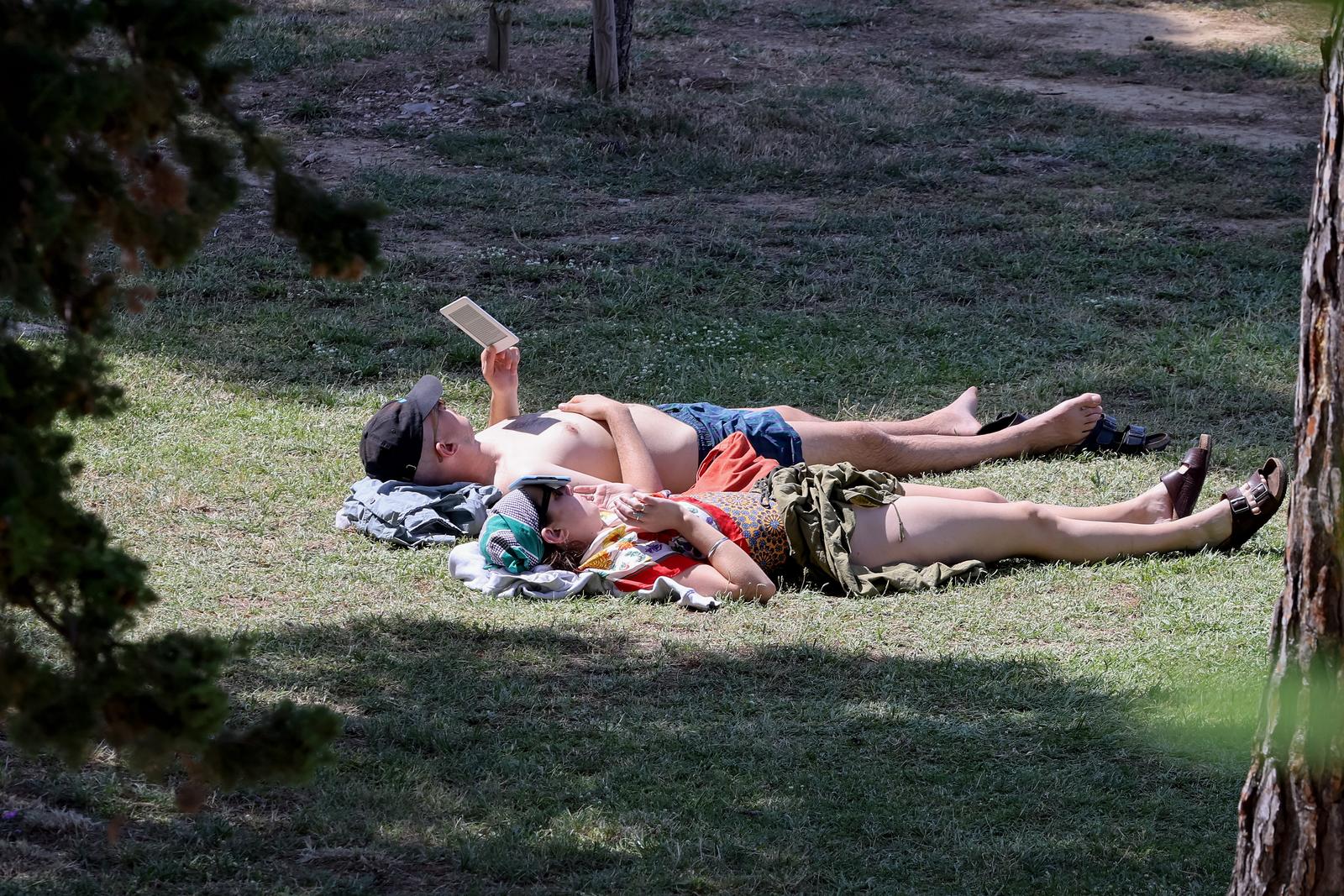 02.06.2025., Zadar - Visoke temperature u Zadru Photo: Sime Zelic/PIXSELL