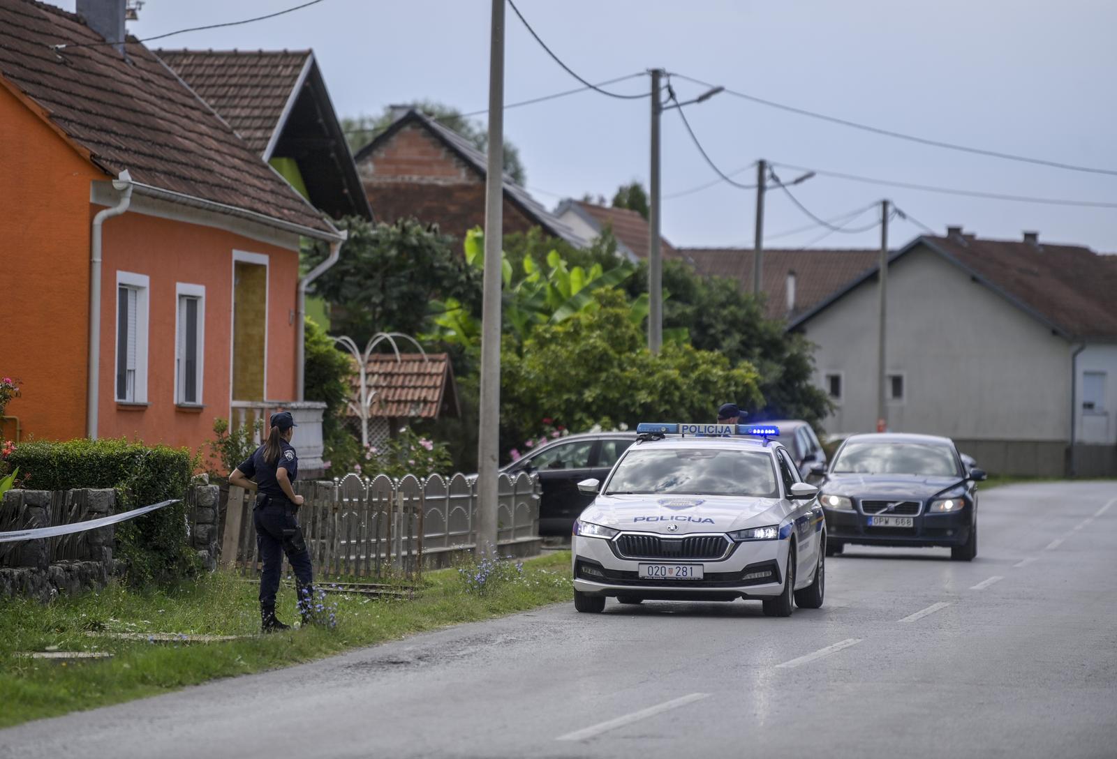 02.08.2025., Berek - Policijski ocevid u selu Berek gdje je iz automatske puske ubijen jedan muskarac
 Photo: Igor Soban/PIXSELL