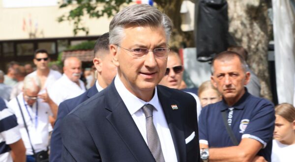 03.08.2025.,Sinj-Svecano otvoren Spomen prostor hrvatskih branitelja Sinja i Cetinskog kraja.Na svecanosti su uz domacine prisustvovali predsjsdnik Sabora Gordan Jandrokovic,Premijer Andrej Plenkovic, ministar branitelja Tomo Medved i mnogoborojni ministri i ostali uzvanici. Photo: Sasa Tadinac/PIXSELL