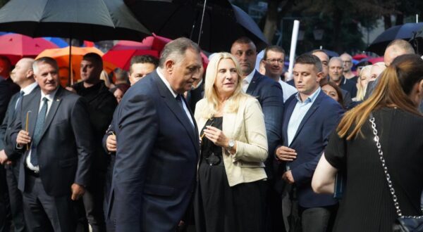03, August, 2025, Sremski Karlovci - A ceremony was held at Branko Radicevic Square in Sremski Karlovci to mark the Day of Remembrance for All Victims and Exiled Serbs in the Armed Storm Action. Milorad Dodik. Photo: Antonio Ahel/ATAImages

03, avgust 2025, Sremski Karlovci - Na Trgu Branka Radicevica u Sremskim Karlovcima odrzana je ceremonija obelezavanja Dana secanja na sve stradale i prognane Srbe u oruzanoj akciji Oluja. Photo: Antonio Ahel/ATAImages Photo: Antonio Ahel/ATAImages/PIXSELL/PIXSELL
