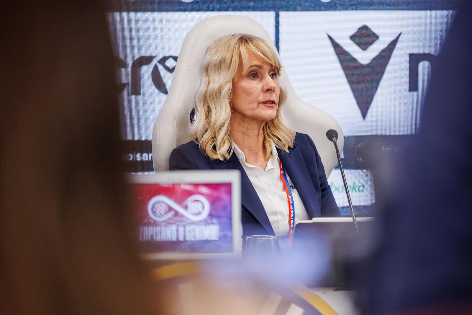 08.04.2024., Split - Konferencija za medije Nadzornog odbora o smjeni predsjednika Uprave Hajduka Lukse Jakobusica. v.d. predsjednice Marinka Akrap Photo: Zvonimir Barisin/PIXSELL