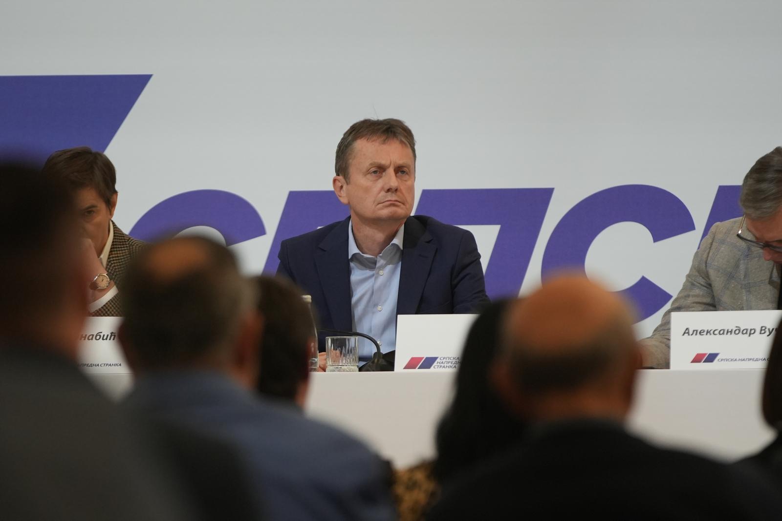 08, November, 2024, Belgrade - The session of the Main Board of the Serbian Progressive Party was held in the Sava center. Darko Glisic. Photo: Antonio Ahel/ATAImages

08, novembar, 2024, Beograd - Sednica Glavnog odbora Srpske napredne stranke odrzana je u Sava centru. Photo: Antonio Ahel/ATAImages Photo: Antonio Ahel/ATAImages/PIXSELL