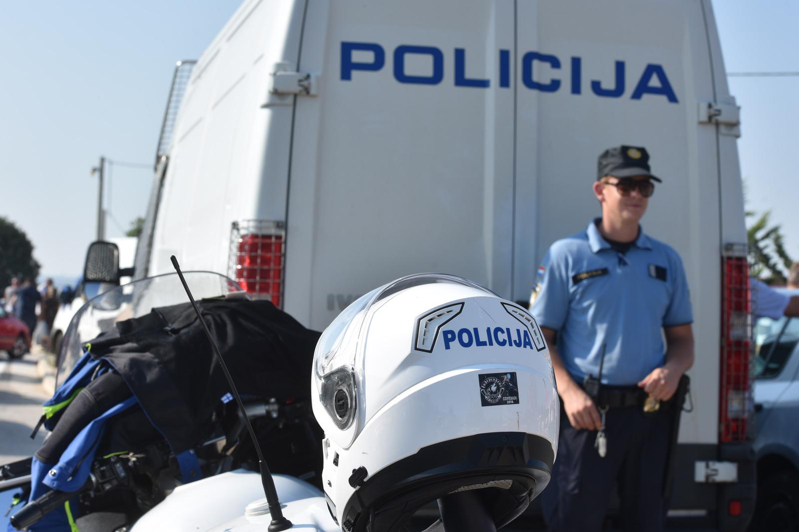 Policija