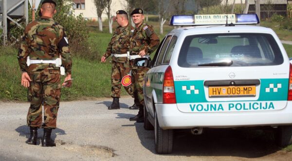 23.09.2010., Plaski, Hrvatska - Na vojnoj vjezbi na podrucju sjeverno od Plaskog u mjestu Latin srusila su se dva MIG-a 21.rPhoto: Igor Kralj/PIXSELL