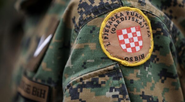 11.05.2024., Brcko, Bosna i Hercegovina - Predsjednik Republike Hrvatske Zoran Milanovic polozio je vijenac i zapalio svijecu ispred spomen obiljezja 108. pjesacke brigade Hrvatskog vijeca obrane. Photo: Armin Durgut/PIXSELL