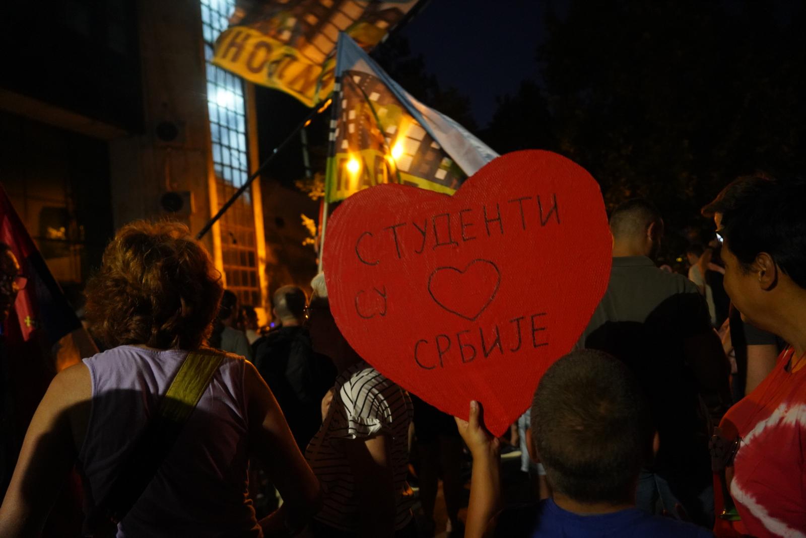 13, August, 2025, Belgrade - Cordon of gendarmerie separates citizens and members of the Serbian Progressive Party in New Belgrade in front of the SNS headquarters. Photo: Antonio Ahel/ATAImages

13, avgust 2025, Beograd - Kordon zandarmerije razdvaja gradjane i clanove Srpske napredne stranka na Novom Beogradu ispred sedista SNS-a. Photo: Antonio Ahel/ATAImages Photo: Antonio Ahel/AtaImages/PIXSELL