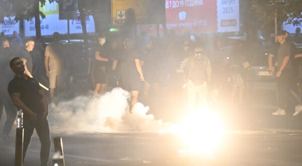 14, August, 2025, Beograd - Protest of citizens and students in down town of Belgrade. Confrontation with the police. Photo: M. M./ATAImages

14, avgust, 2025, Beograd - Protest gradjana i studenata u Beogradu. Sukob sa policijom. Photo: M. M./ATAImages Photo: M.M./ATAImages/PIXSELL