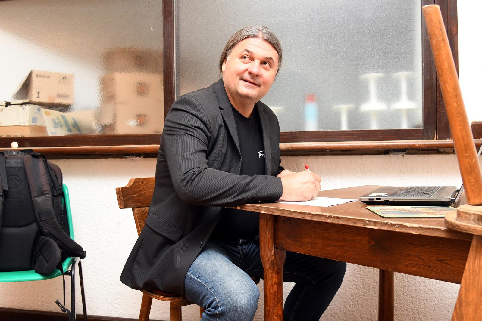 14.09.2024., Kalnik - Mladen Keser, kandidat za predsjednika SDP-a, glasovao je u Kalniku. Photo: Damir Spehar/PIXSELL